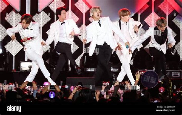 “102.7 KIIS FM’s 2016 Wango Tango – Arrivals” – Celeb Secrets