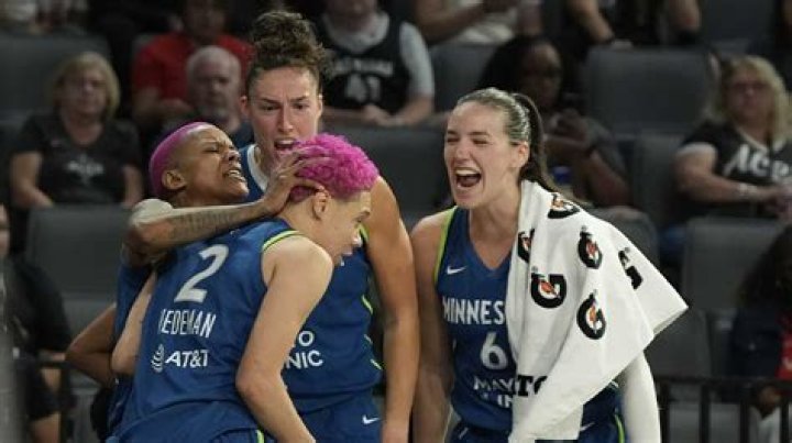 2019 Big East player of the year, Natisha Hiedeman currently earns $27,598 as an annual average salary