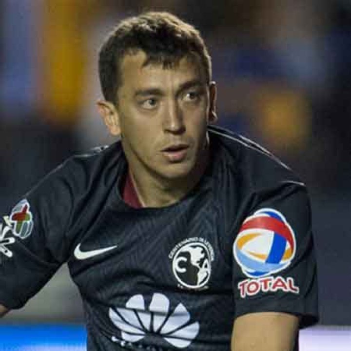 Agustin Marchesin, biography, bio, wiki, Soccer, Worldcup, Club career, goal keeper, Salary, net worth