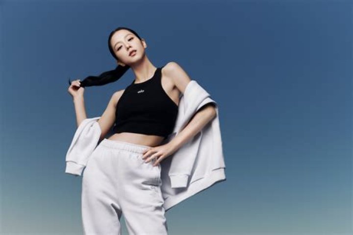 BLACKPINK’s Jisoo is the Celebrity Face of Alo Yoga’s New Spring 2024 Collection – Celeb Secrets