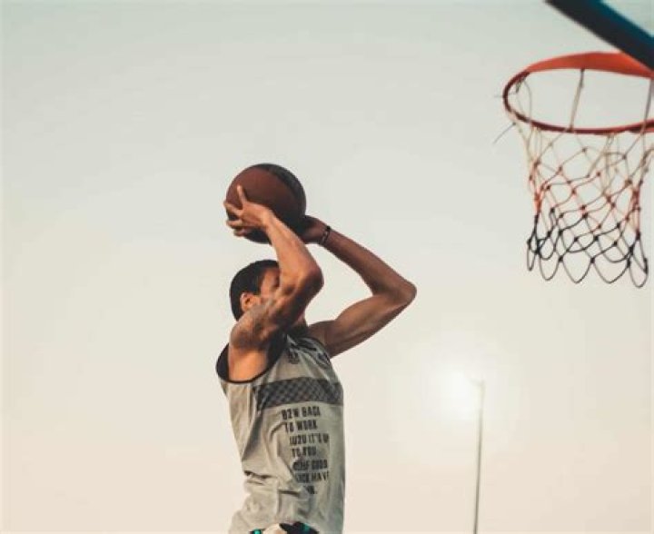 Can Usain Bolt Dunk?