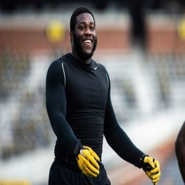 Carolina Panthers Draftee Daviyon Nixon Bio, Stats, Net Worth, Salary, Contract, & Girlfriend