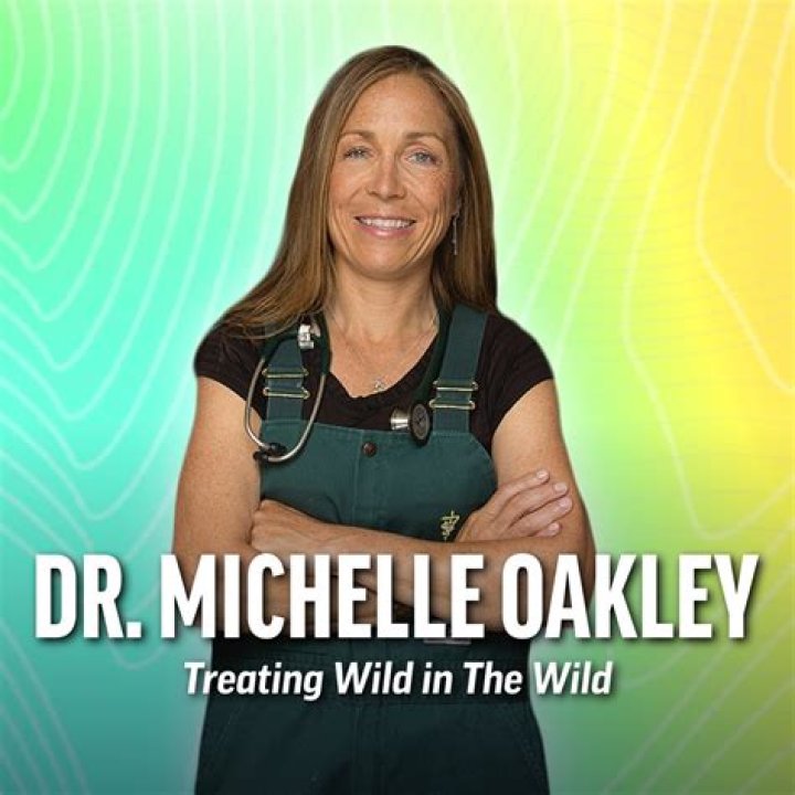 Dr. Michelle Oakley Wikipedia, Husband, Married, Net Worth, Salary, Birthday, Family