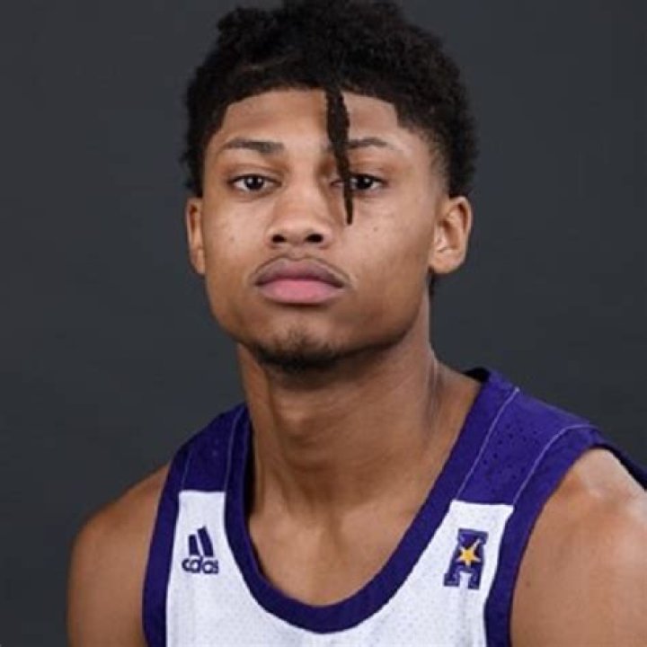 East Carolina Guard Noah Farrakhan Biography (Age, Parents, Father, Girlfriend, Salary, Net worth)