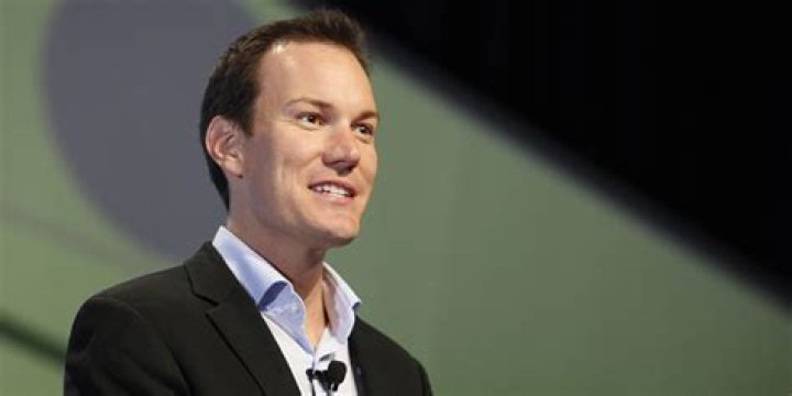 Hire Shawn Achor to Speak at Events