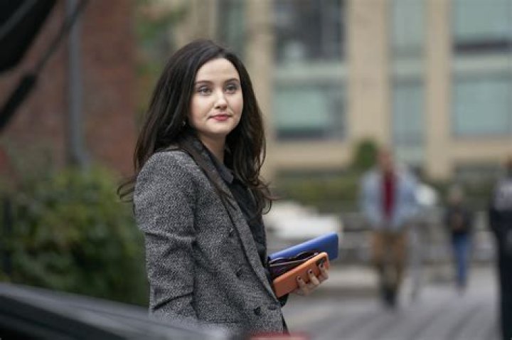 Julia Goldani Telles's Might be Dating an Athlete: Who is Julia's Hot Boyfriend? (or is She a Lesbian?)