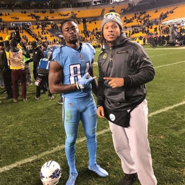 Keion Adams Bio, Age, Net Worth, Salary, Contract, Draft, Stats, NFL, & CFL: Is He Dating?