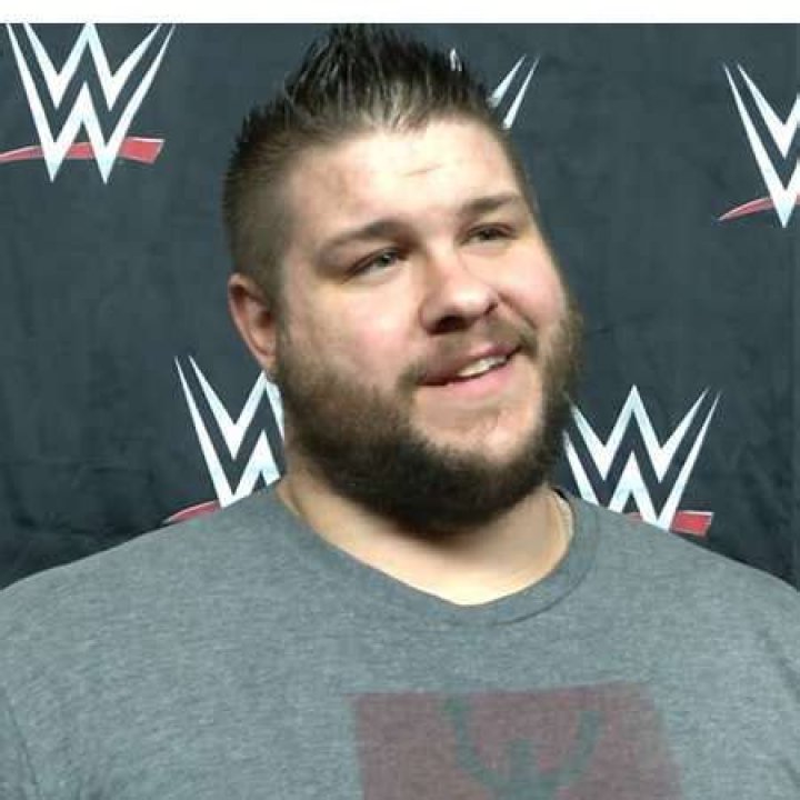 Kevin Owens Bio - married, net worth, social network, facebook, instagram