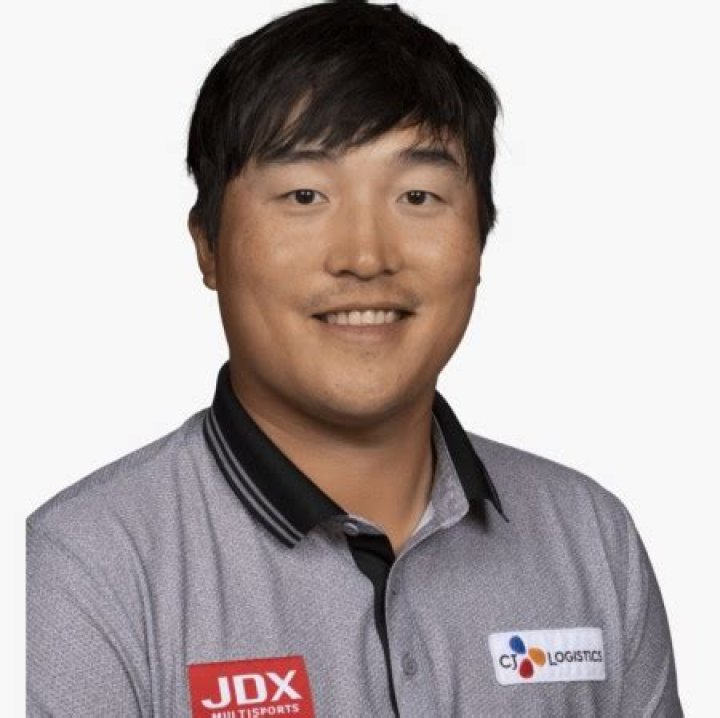 Lee Kyoung-hoon Golf Earnings and Net worth; Know his Family, Affair, Married Life, Wife, and more.