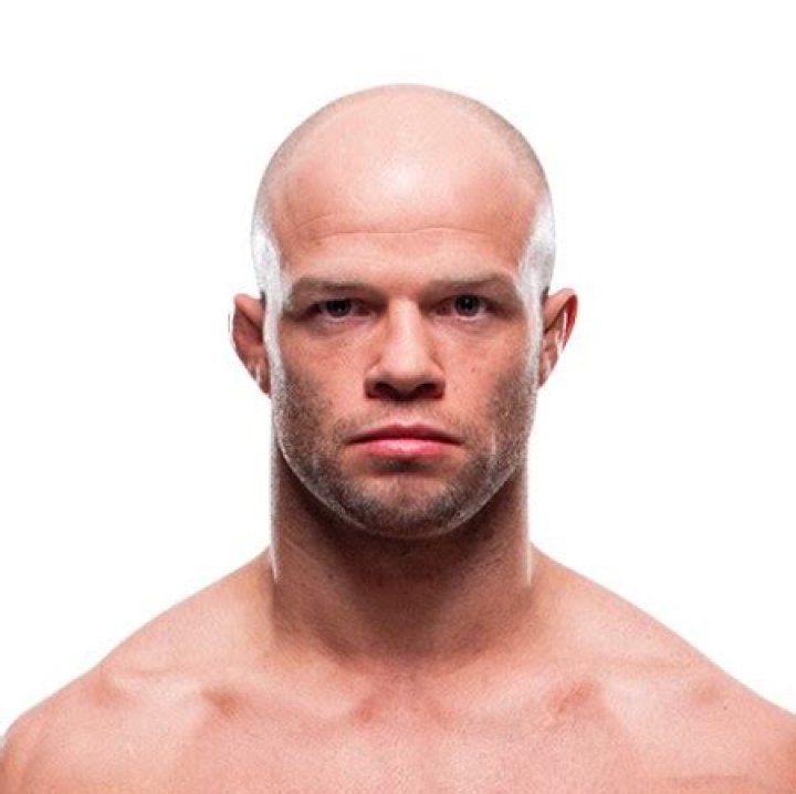 Mike Grundy Biography, UFC Fight, Salary, Stats, Family, Girlfriend, Career, Height