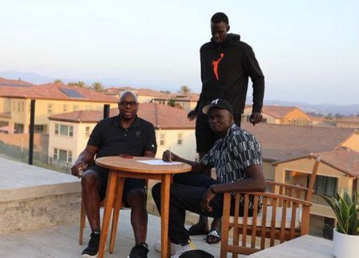 NBL Power Forward Matur Maker Biography, Age, Height, Net Worth, Salary, Contract, Earnings, Stats, Girlfriend and Relationship Status