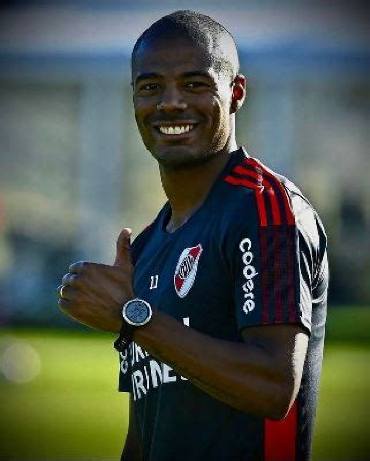 Nicolas de la Cruz Bio, Age, Net Worth, Salary, Market Value, Stats, & Girlfriend