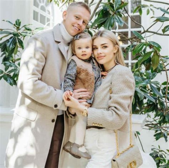 Oleksandr Zinchenko Salary and Net worth; Is he Married? (Wife, Family, Children, Stats)