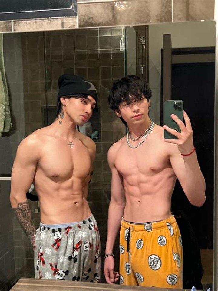 Oliver Moy – Celeb Secrets