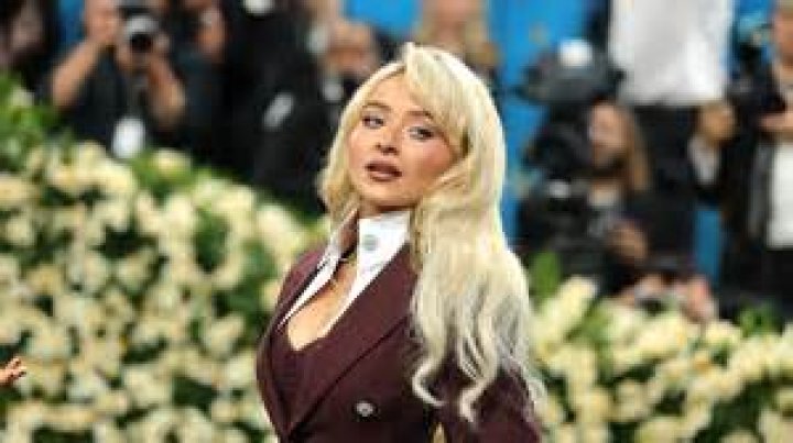 Sabrina Carpenter Talks New Holiday Single “Christmas The Whole Year Round” – Watch the Video! – Celeb Secrets