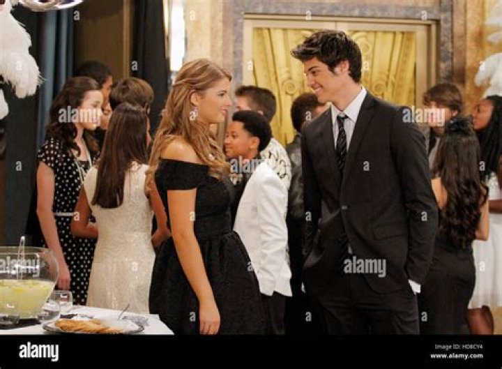 STEFANIE SCOTT, NOAH CENTINEO – Celeb Secrets