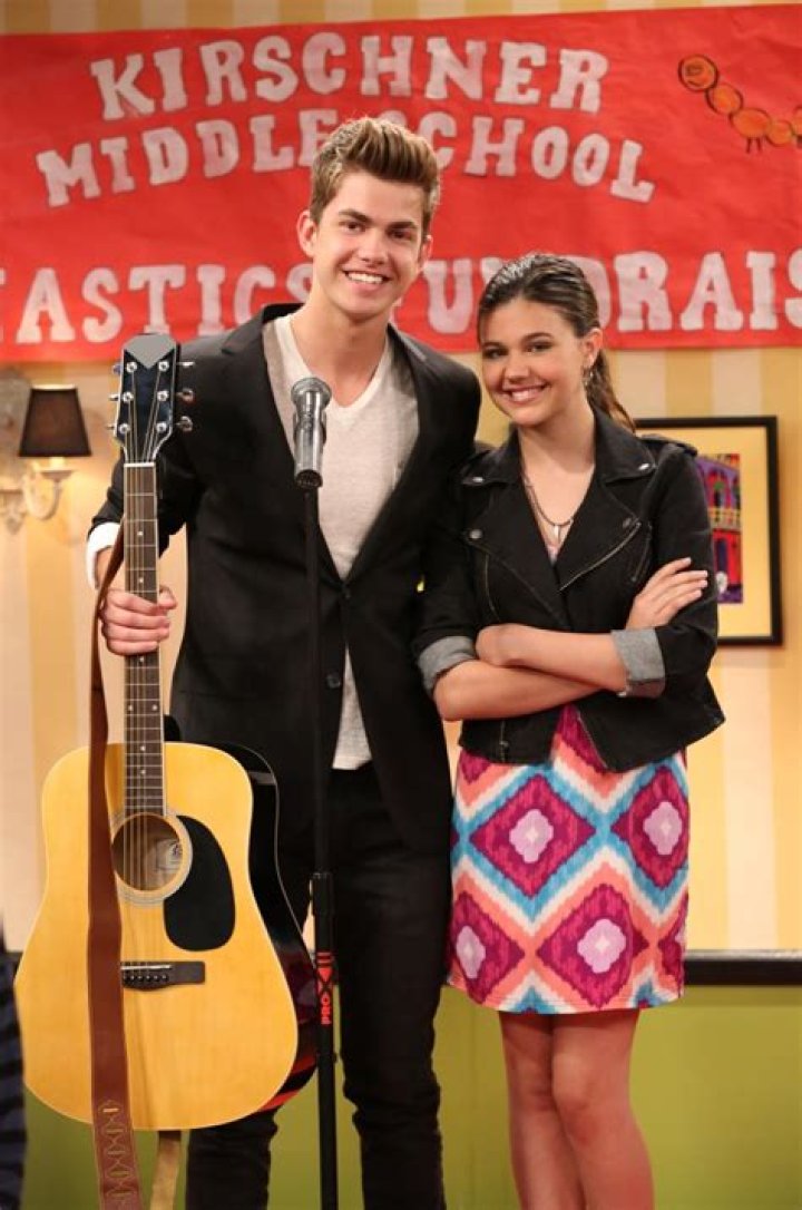 THE HAUNTED HATHAWAYS – Celeb Secrets